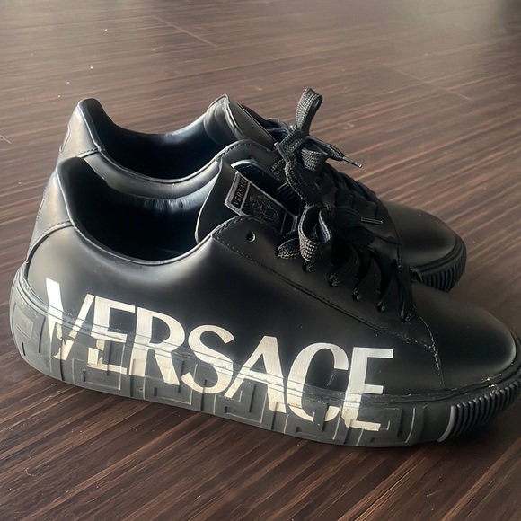 Versace shoes - Picture 1 of 4